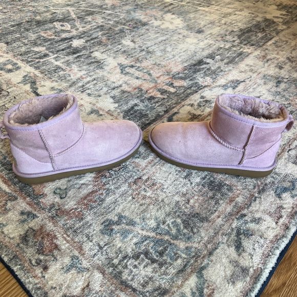 Youth’s UGG Boots Classic Mini II Sz 4 Pinkish Purple Suede Ankle Booties - Picture 5 of 12